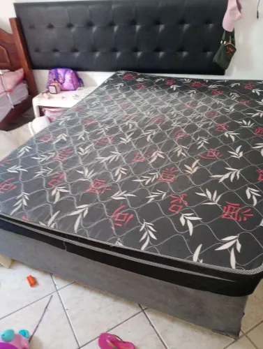 Cama Casal Box - Usada