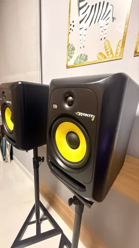 Par KRK Rokit 8 + Suportes - Perfeito Estado | R$ 3.700
