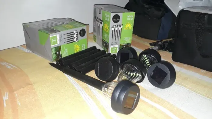 Balizador solar ABS, 12 unidades .  ZAP *