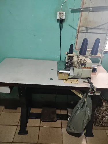 Vende se uma overloque industrial siruba esta em perfeito estado
