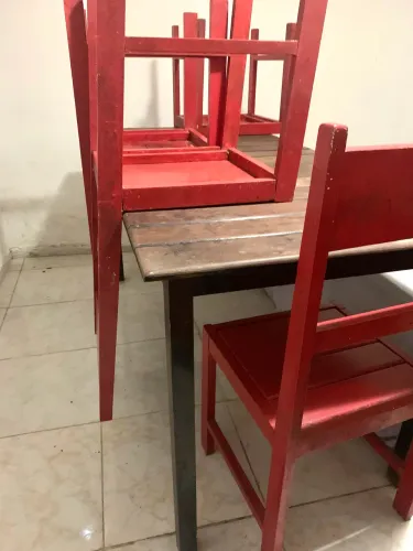 Cadeira madeira com 6 cadeiras