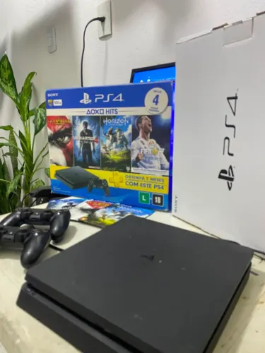 PLAYSTATION 4 + Controles originais é 3 jogos