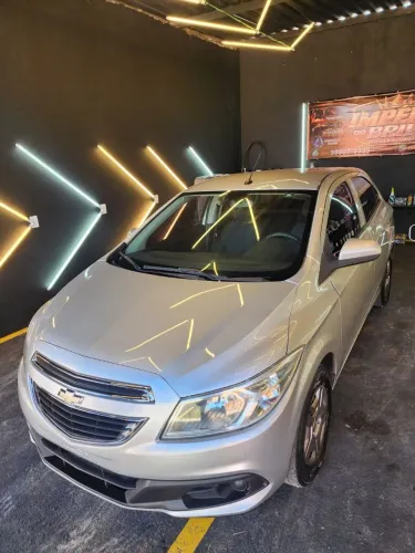 Chevrolet Onix Hatch LT 1.0 8V Flex Power Mec. 4P 2014