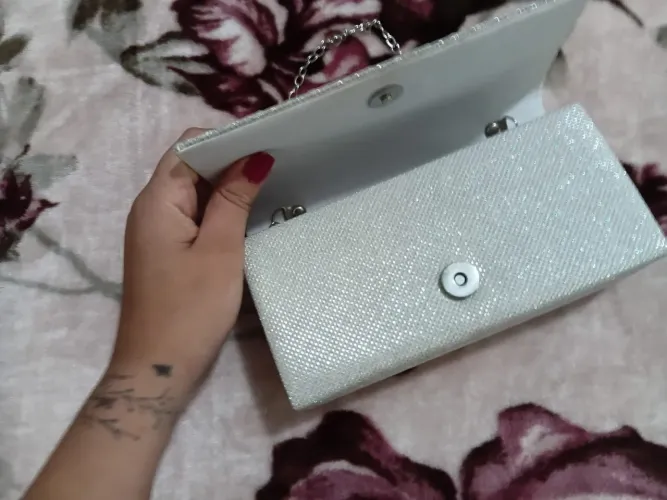 Duas bolsas femininas