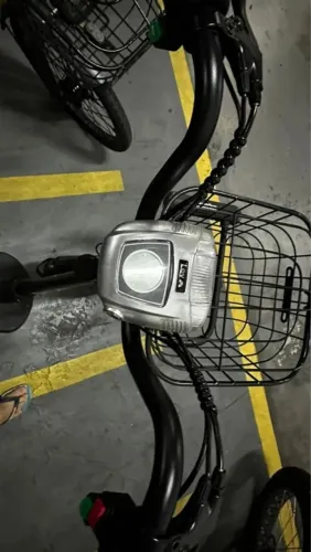 Bike Lev E bike S (E-bike S) + Cadeirinha Dianteira Urrider + cesta + cadeado + capa