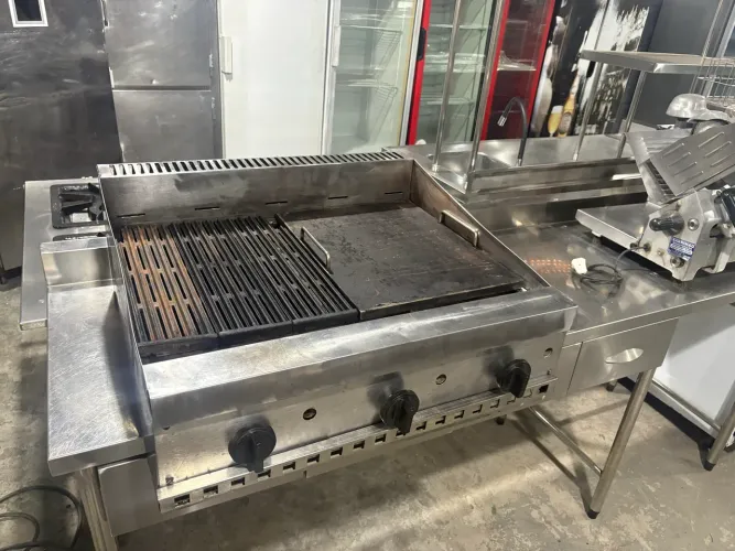 Char Broiler com Chapa Croydon 75 cm (Aceito Cartão)