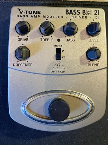 PEDAL PARACONTRA-BAIXO Behringer BDI21