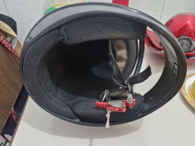 Capacete tamanho 58