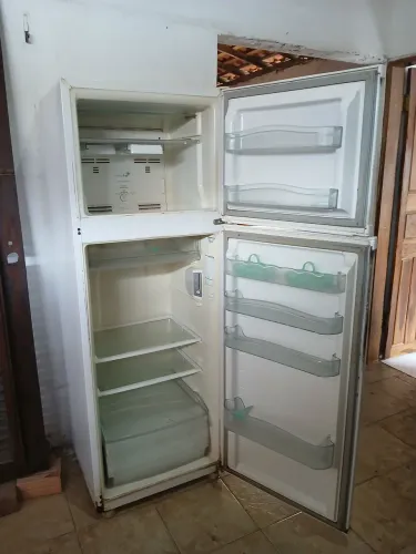 Geladeira Consul Biplex . Leia o anúncio com atenção!