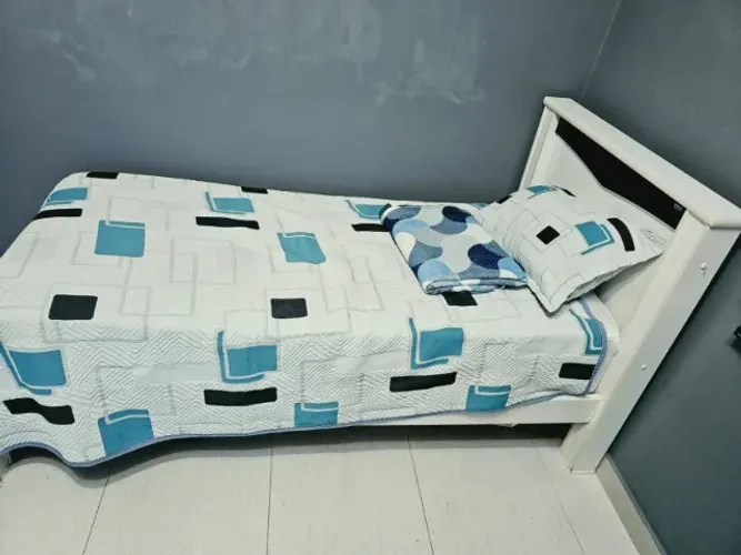 Cama de solteiro sem colchão