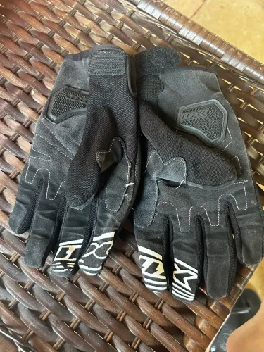 Luva x11 blackout preta 