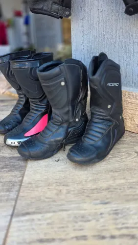 BOTAS DE MOTOCICLISMO ESPORTIVAS - DAINESE E ACERO - TAMANHO 37