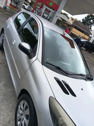 Peugeot 207 Active 1.4 Flex 8V 5P 2014