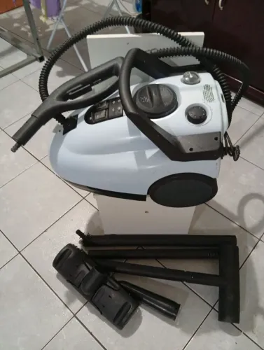Aparelho de higienização profunda com vapor marca Lavor.