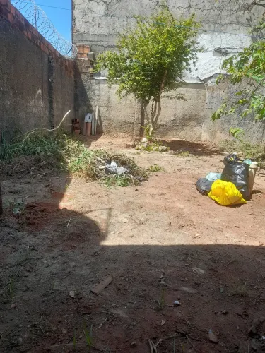 Limpeza de terrenos e serviços domésticos