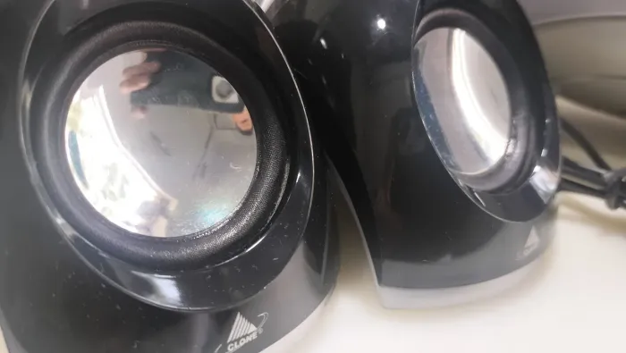 Clone , sistema de caixas acústicas 2.1 , 90 reais 