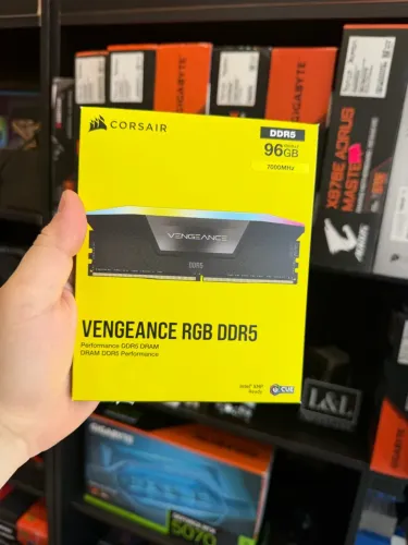 2X48GB CORSAIR VENGEANCE 7000MHZ RGB