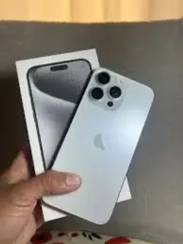 iPhone 15 pro max silver