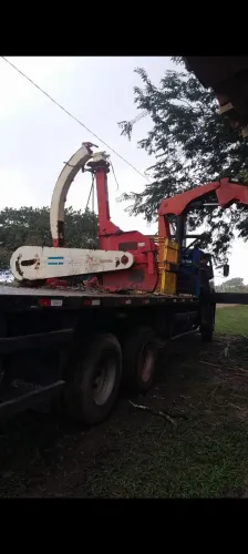 Ensiladeira pecus 9004 com quebrador de graos