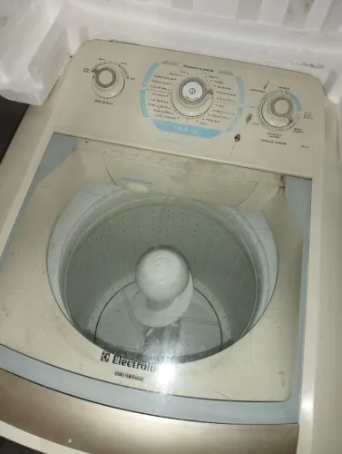 Máquina semi funcionando ( venda peças )