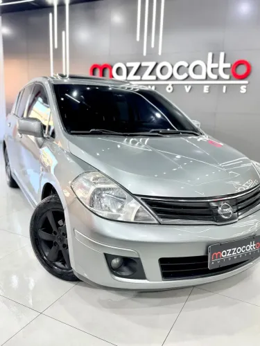 Nissan Tiida SL 1.8/1.8 Flex 16V Aut. 2011