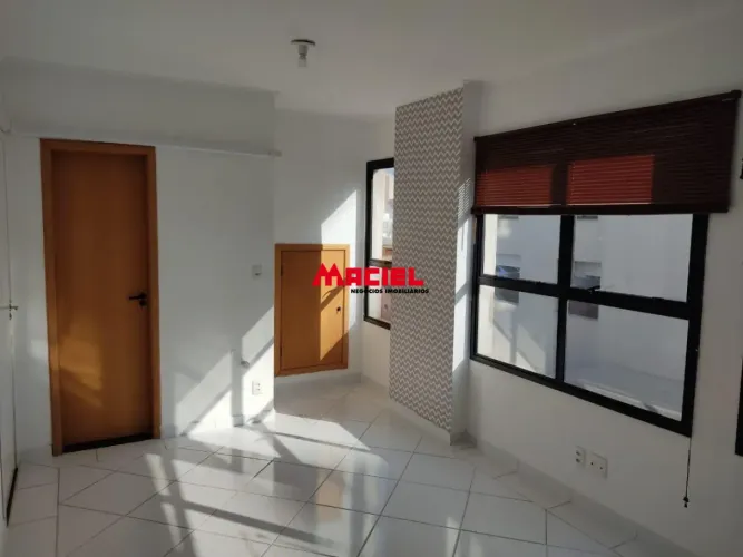 Sala em prédio comercial região central sjc
