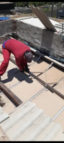 Manutenção em telhado