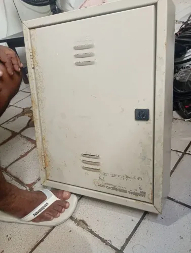Vendo caixa de distribuição eletrica