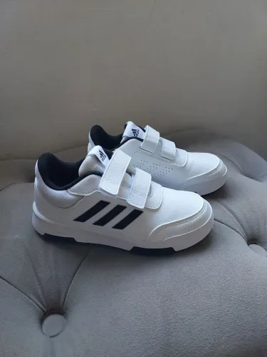Tênis adidas infantil 