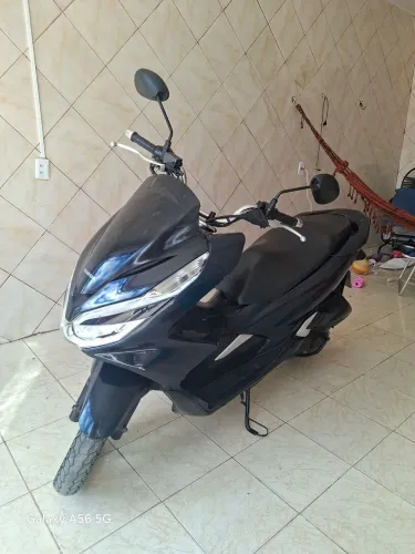 VENDO ou troco por carro HONDA PCX SUPER NOVA 2019