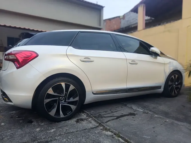 Citroen DS5 1.6 SO Chic Turbo 16V 5P Aut. 2015