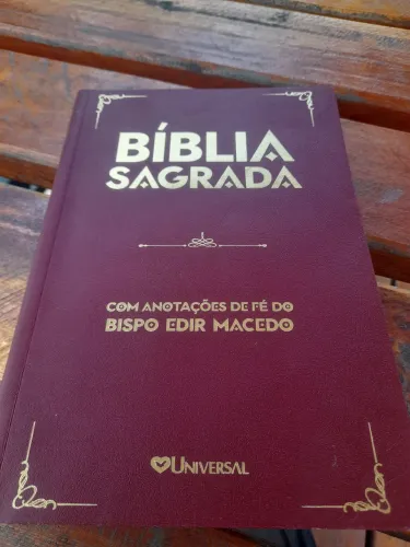 Bíblia Sagrada- com anotações de fé do Bispo Edir Macedo - Universal