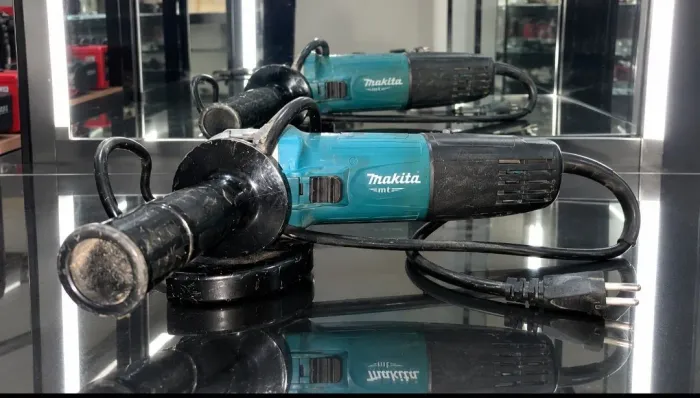Esmerilhadeira makita profissional usada
