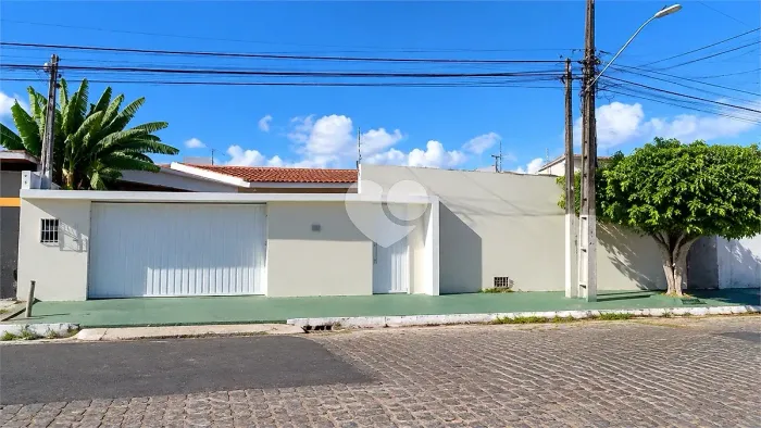 Casa 4 Quartos com 1 Suíte e 350m² - Feitosa