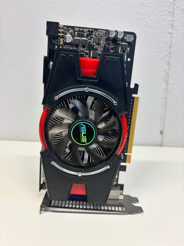 Placa de vídeo GTX-550 Ti