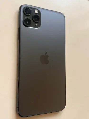 Vendo iPhone 11 Pro Max semi novo