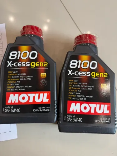 Óleo Motul 5W40 Novo e lacrado 
