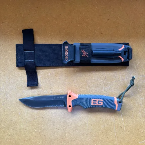 Faca Bear Grylls Survival Knife