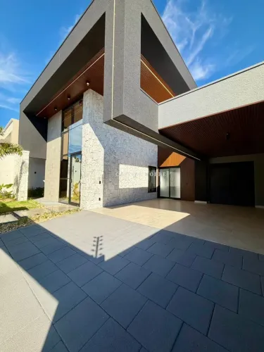 Casa Térrea Alto Padrão no Tropical 2 4 suítes