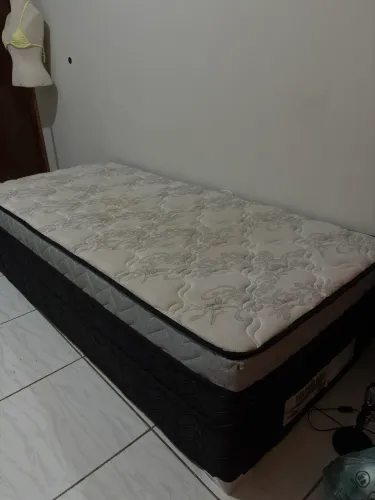 Cama Box Solteiro (vai com os pés).