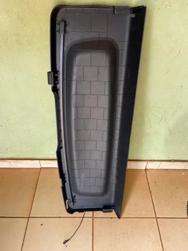 Tampão de Mala - Fiat Mobi