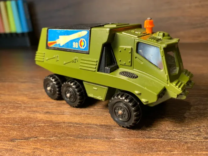Carrinho de brinquedo militar Matchbox Battle Kings K-11 Missile Launcher