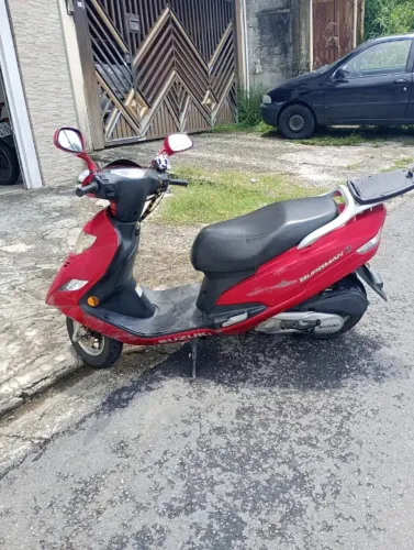 Moto Suzuki Burgman 125cc Scooter Conservada