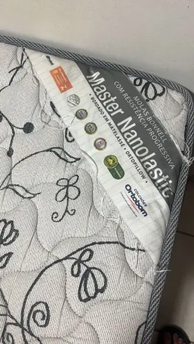 VENDO CAMA SEMI NOVA