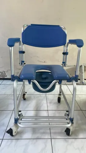Cadeira de Rodas Higiênica para Banho PRO400 - Procirúrgica