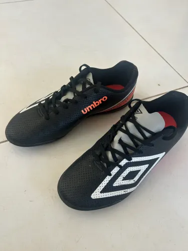 Chuteira Umbro Force Society
