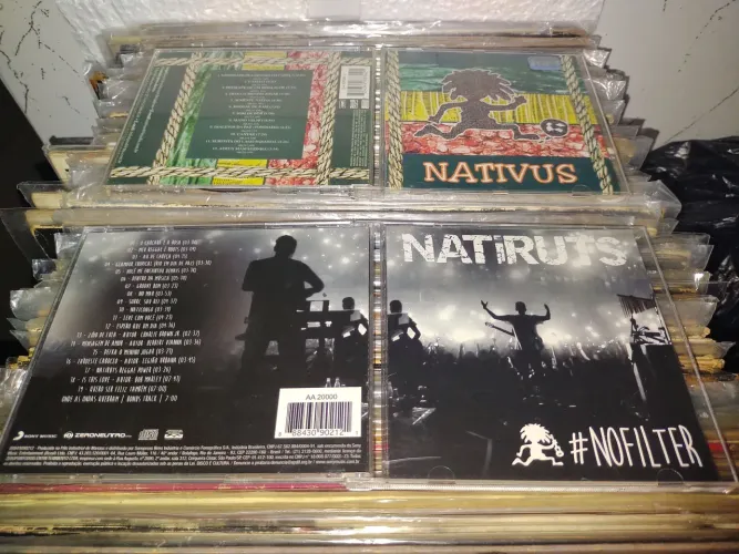 Cd Natiruts, originais, são 2u., bom estado, envio qq. local, bom estado. E outros.
