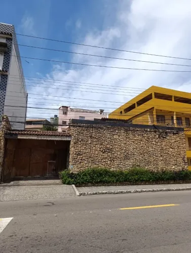 TERRENO DE 300 M² COM 2 CASAS - CRISTÓVÃO COLOMBO