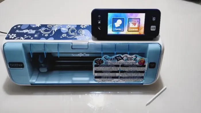 Brother ScanNCut 2 (CM650W) - Pouquíssimo Uso + Wi-Fi + Scanner 100%