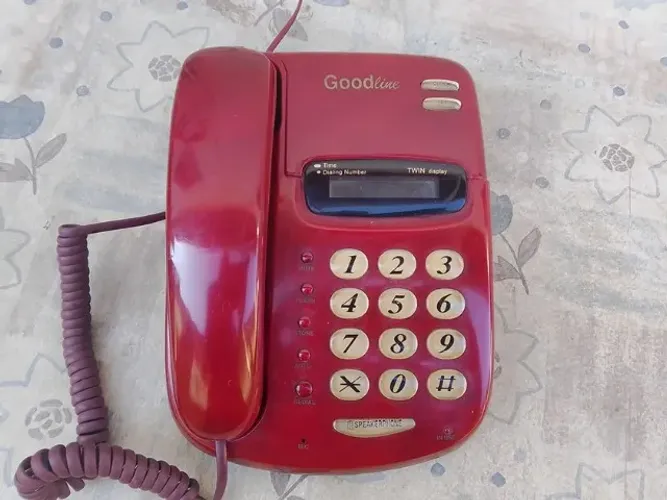 Telefone vermelho (não funciona) 